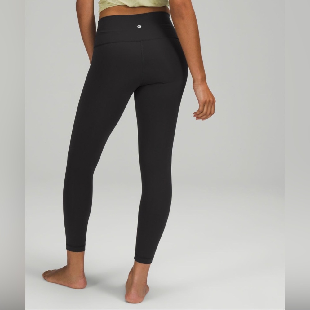 NEVER WORN Lululemon wunder under high rise tight 25”. * luxtreme fabric